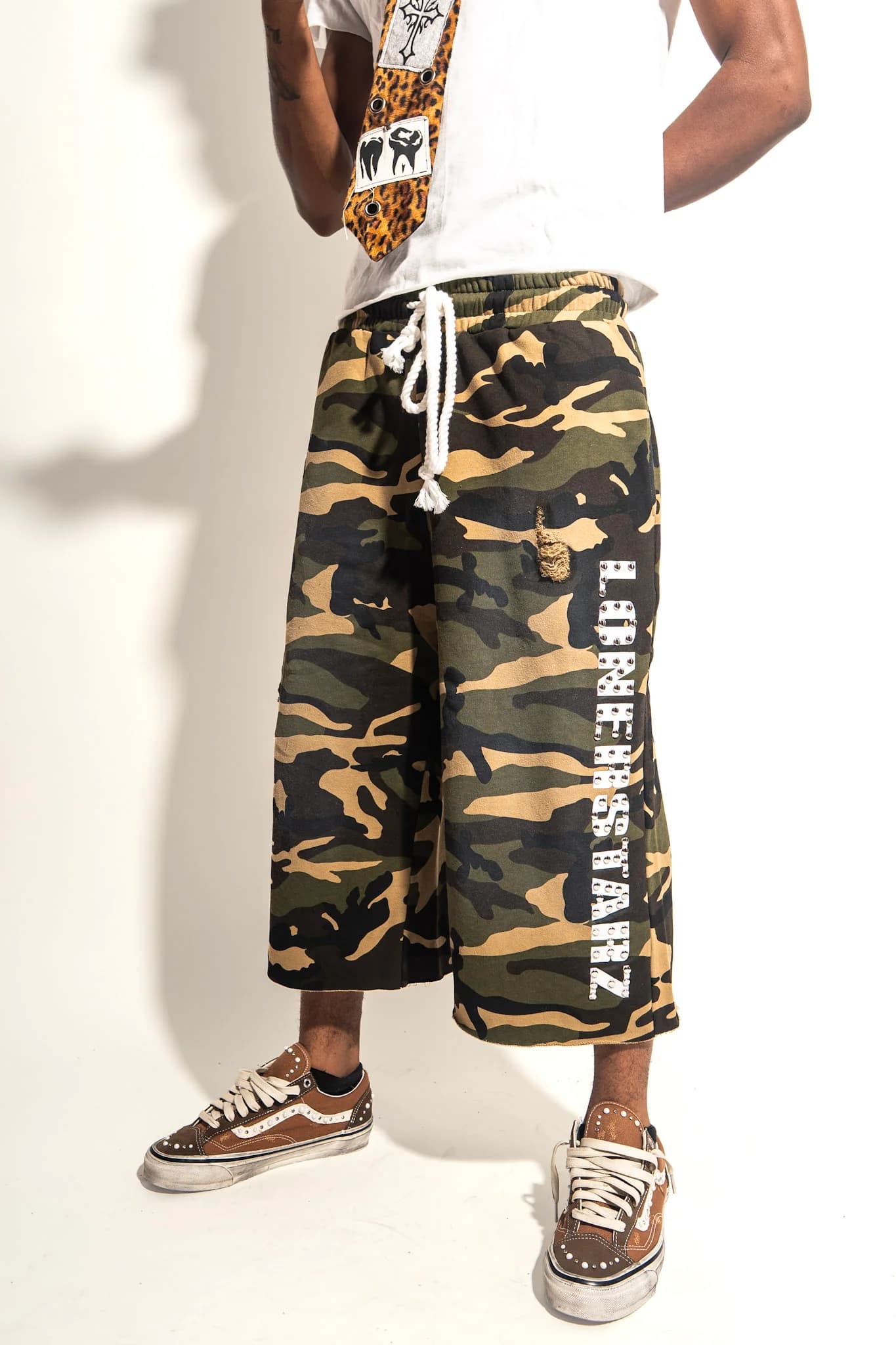 LONERSTARZ 3/4 Capris in Camo
